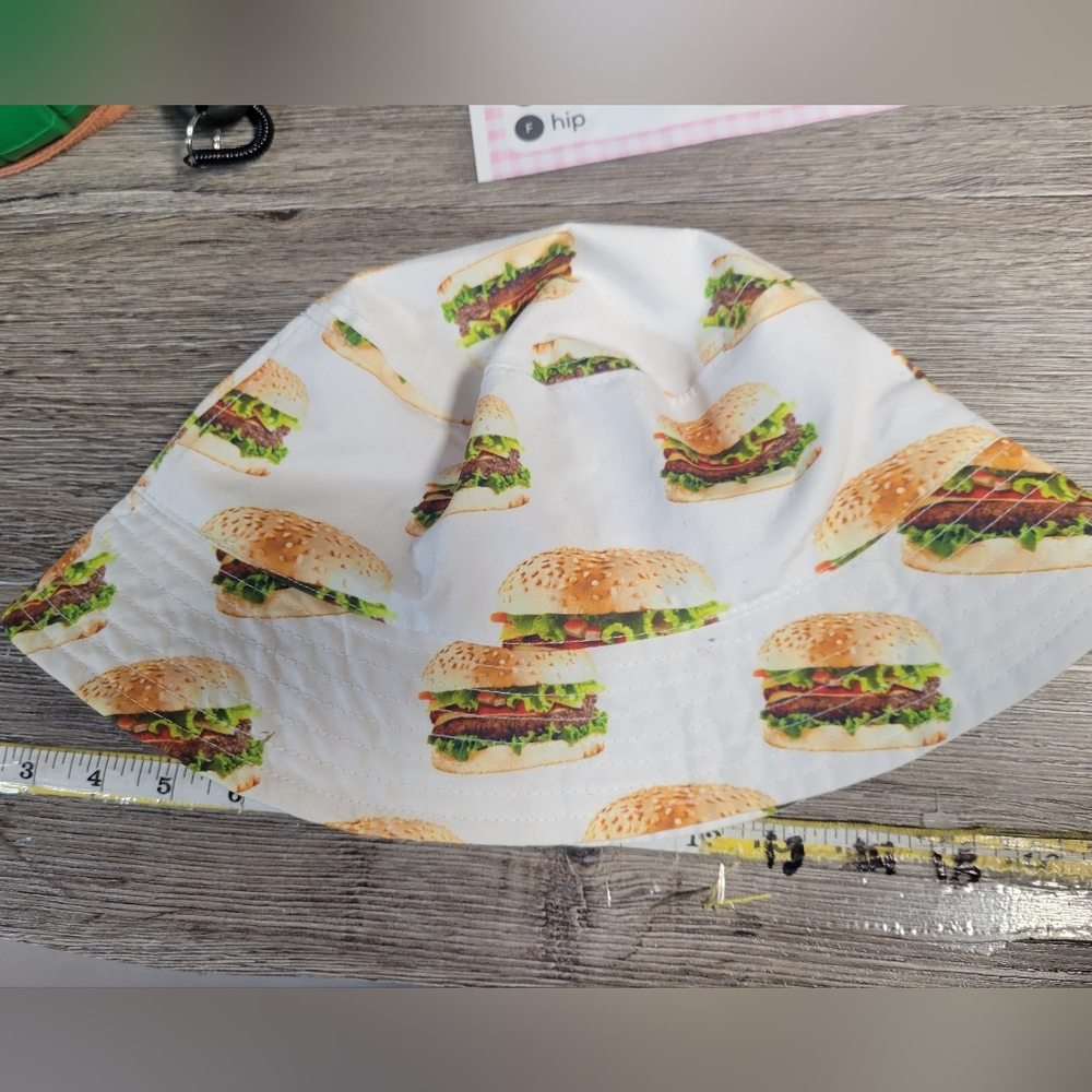 City Hunter OSFA‎ Bucket Hat Hamburger Graphic